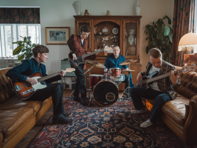 Comment inviter un groupe découvert sur bandcamp à jouer dans votre salon ou un café et quelles conditions proposer